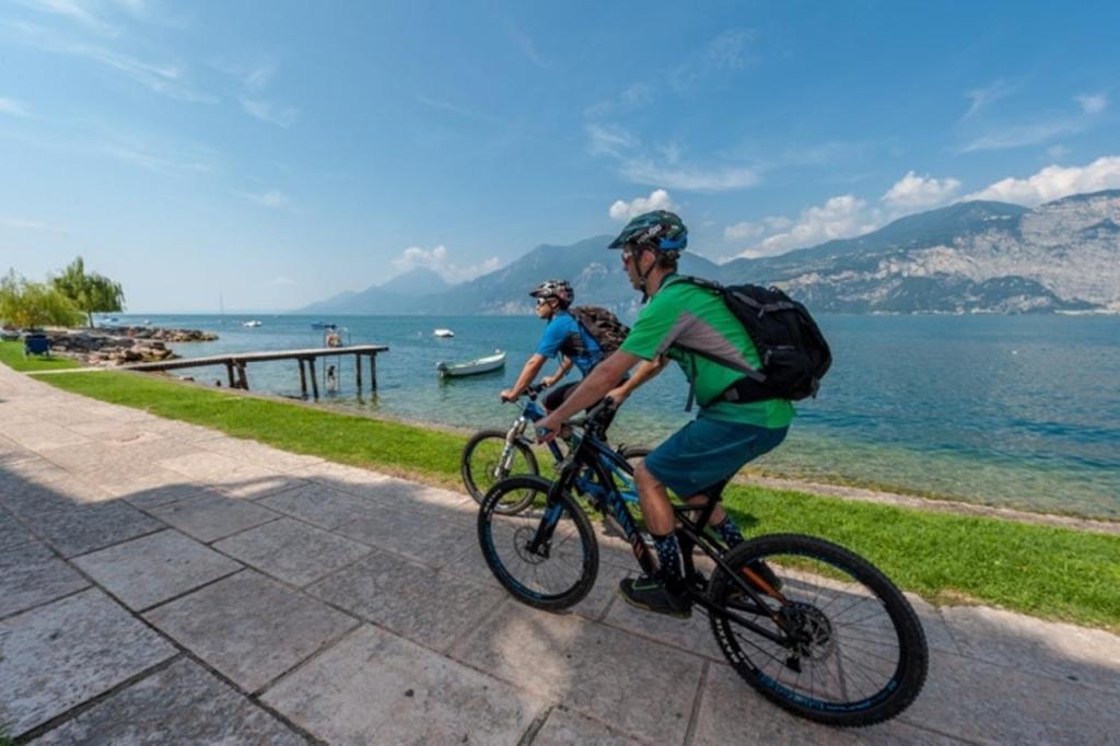 Hotel Eden Brenzone sul Garda Exterior photo