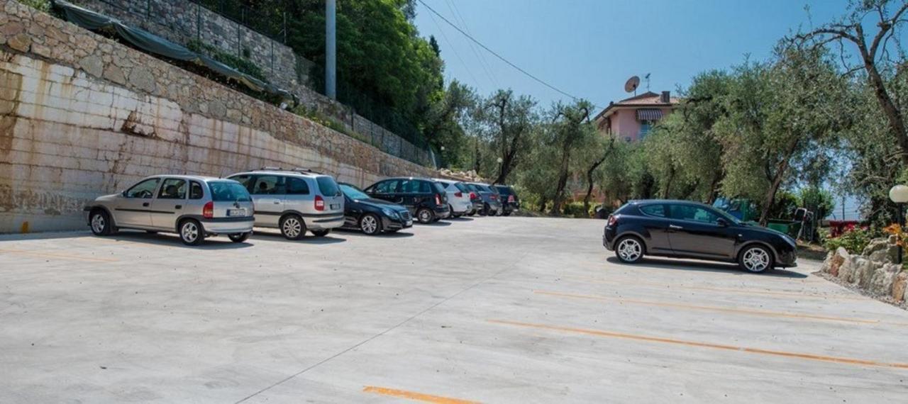 Hotel Eden Brenzone sul Garda Exterior photo
