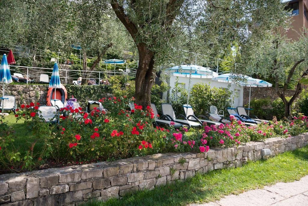 Hotel Eden Brenzone sul Garda Exterior photo